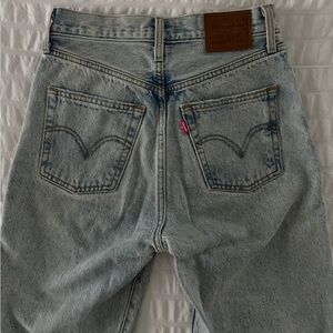 Levis ribcage straight ankle with rare PINK TAB - 2/26